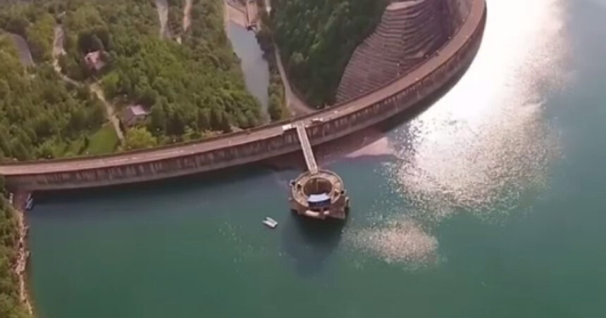 exclusiv directorul companiei care trateaza apa din paltinu au fost presiuni de unde sa dau apa daca nu mai e cineva trebuie sa plateasca 692cbe253fd7f