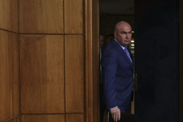 exclusiv ilie bolojan despre incidentul cu jurnalistii am respect pentru presa dar forma asta de a pune intrebari da o senzatie de dezordine 6928aec620dcc