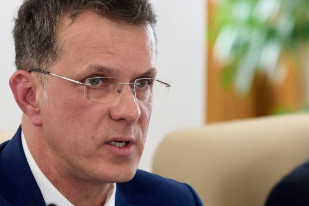 exclusiv ionut mosteanu explicatii cu privire la studiile sale am oprit automatica pentru a munci cand a terminat facultatea 6924b91945c70