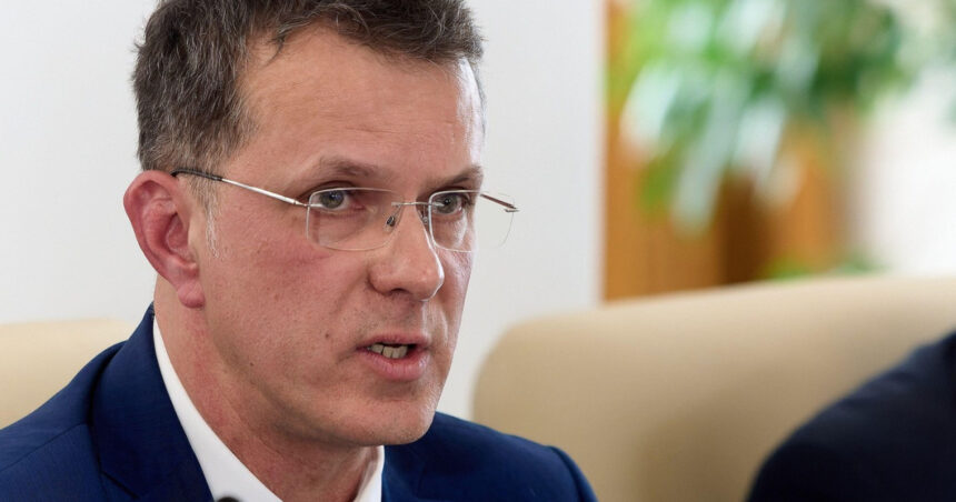 exclusiv ionut mosteanu explicatii cu privire la studiile sale am oprit automatica pentru a munci cand a terminat facultatea 6924b91945c70