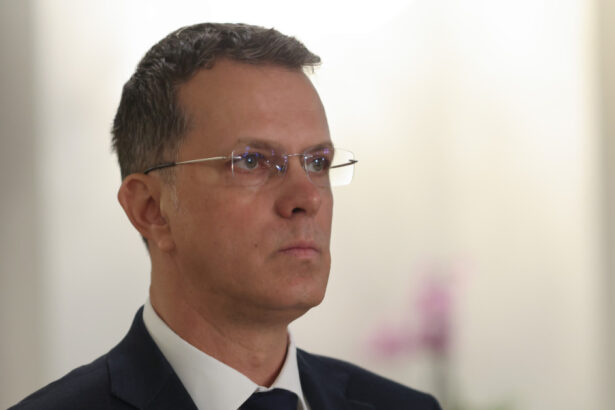 exclusiv mosteanu despre lipsa de transparenta privind ajutorul pentru ucraina orice camion de la parada e prezentat ca pregatire de razboi 6924b0e3f360c