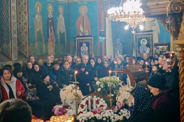 foto ips teodosie va oficia slujba de inmormantare a parintelui nicolae madalin de la biserica sfantul mare mucenic gheorghe din mangalia 692748872cb9f