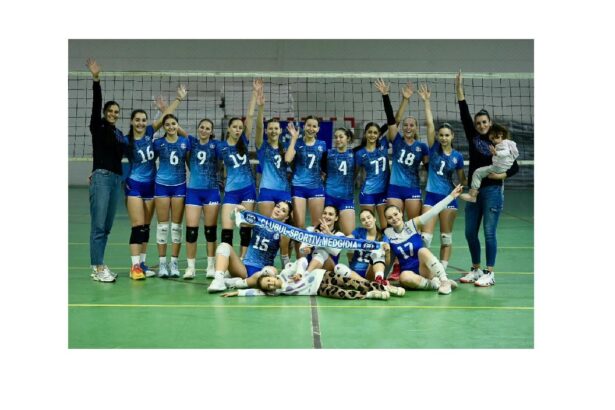 foto voleibalistele de la cs medgidia au invins echipa de la cs navodari dupa un meci maraton de cinci seturi 69230a3f78b05