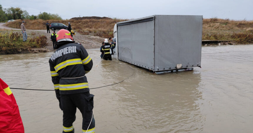 hidrologii anunta cod portocaliu de inundatii pana duminica in judetul prahova alte 12 judete sunt sub cod galben 69298e9053334