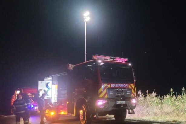 incendiu la stadionul din cernavoda intervin mai multe masini de stingere 6915f7663df7b