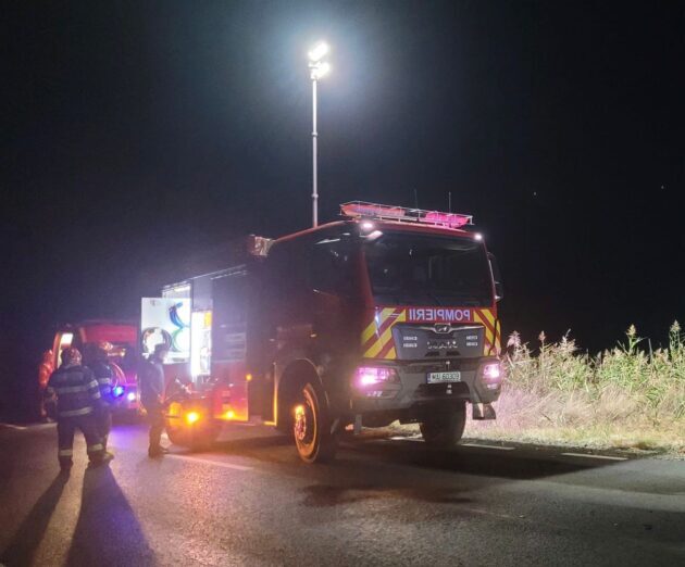 incendiu la stadionul din cernavoda intervin mai multe masini de stingere 6915f7663df7b