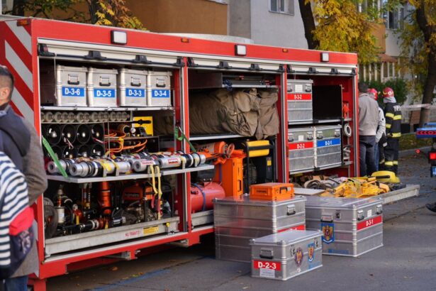 incendiu la un depozit de munitie mobilizare rapida a pompierilor 6926bbf042077