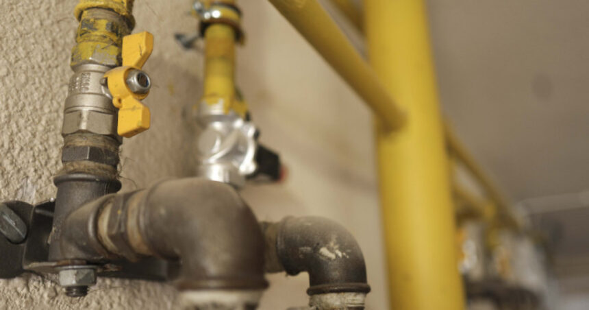 incident la instalatia unui bloc din sectorul 5 aproape 130 de consumatori au ramas fara gaze naturale conditii pentru realimentare 69241ad410437