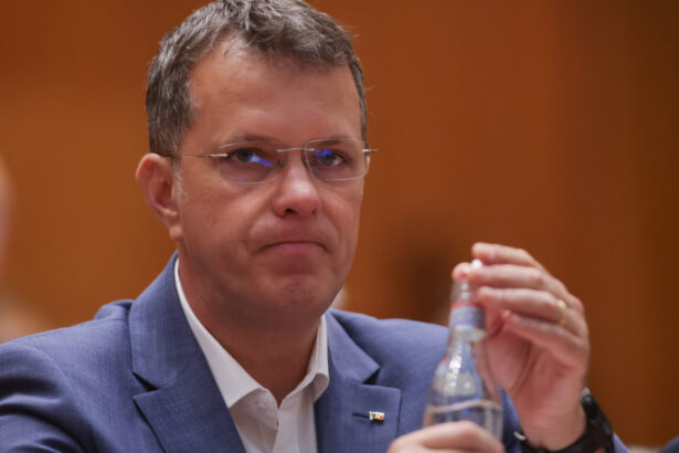 ionut mosteanu a absolvit anii iii si iv intr un singur an universitar legea le permitea acest lucru studentilor exceptionali 69286f8258c07