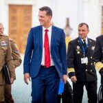 ionut mosteanu a demisionat din functia de ministru al apararii nationale 69298583d30a1