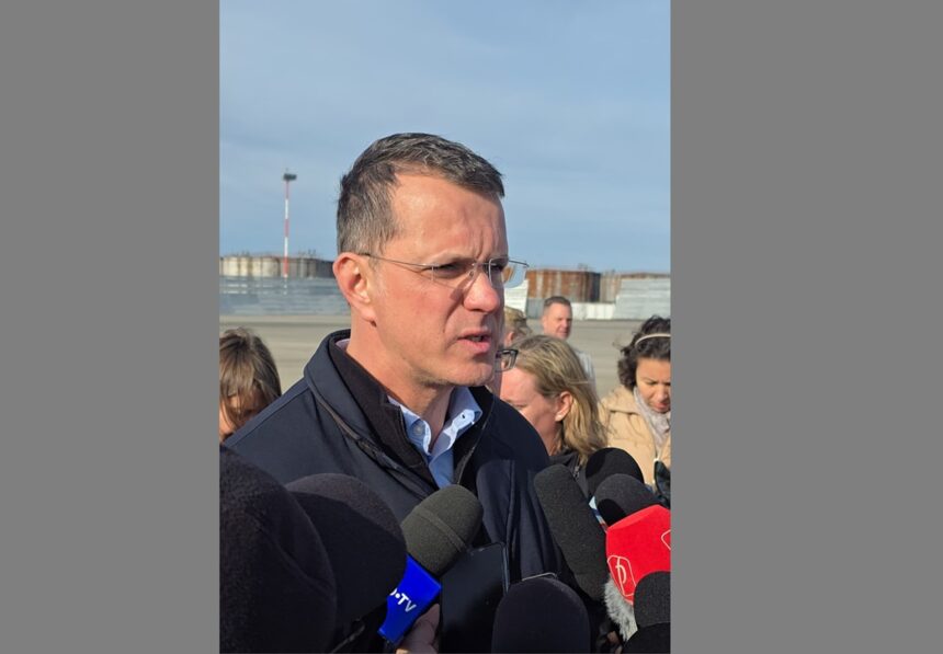 ionut mosteanu si a dat demisia din functia de ministru al apararii nationale si trage un semnal de alarma romania si europa sunt sub asaltul rusiei 692977ee5875a