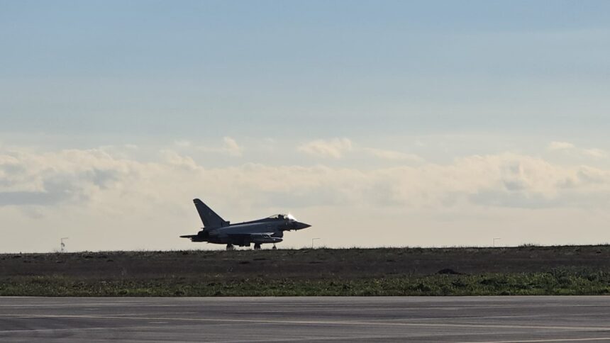 live foto video ministrul apararii ionut mosteanu si comandantul fortelor terestre ale sua in europa si africa prezenti la baza 57 aeriana mihail kogalniceanu 69257180f12dc