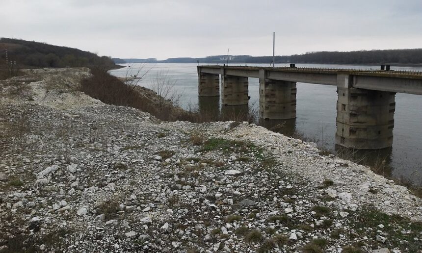 lovitura grea pentru comuna lipnita trebuie sa returneze banii platiti de cjc pentru portul achizitionat ilegal in mandatul lui constantinescu 691691bf62ac8