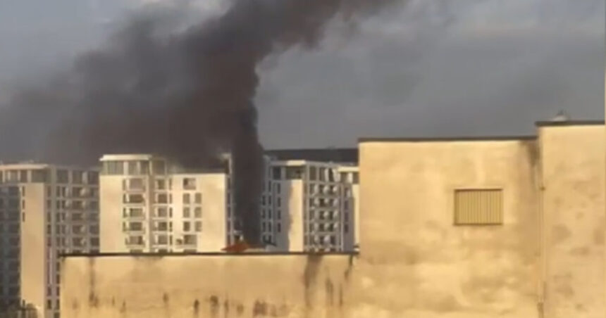 news alert incendiu cu degajari mari de fum intr un bloc cu 11 etaje din bucuresti interventie de amploare a pompierilor 69216d490100a