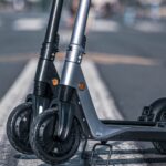 noi reguli stricte pentru trotinetele electrice asigurare obligatorie casca si interdictie totala pentru telefoane 6914acaabbf99