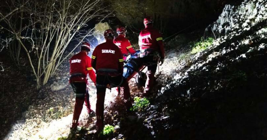 opt persoane au fost salvate de pe munte in ultimele 24 de ore 6922ccec064dd