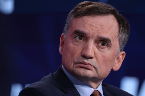 parchetul polonez cere arestarea fostului ministru conservator al justitiei refugiat in ungaria ce acuzatii i se aduc 69161c67cb2c6