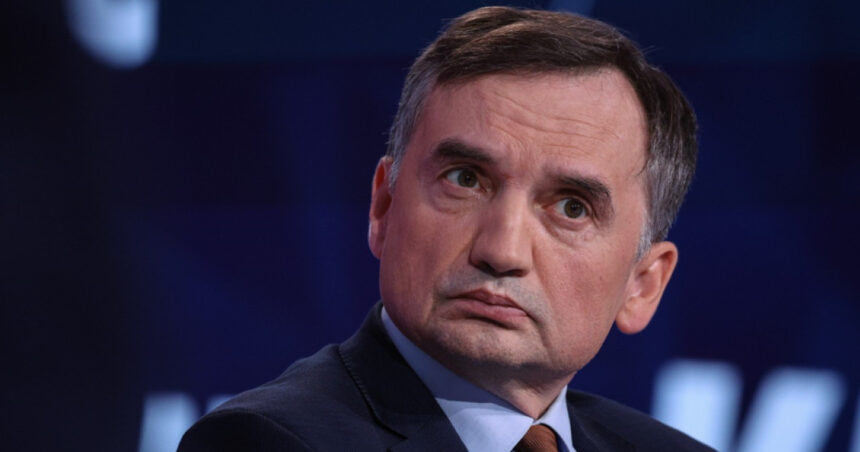 parchetul polonez cere arestarea fostului ministru conservator al justitiei refugiat in ungaria ce acuzatii i se aduc 69161c67cb2c6