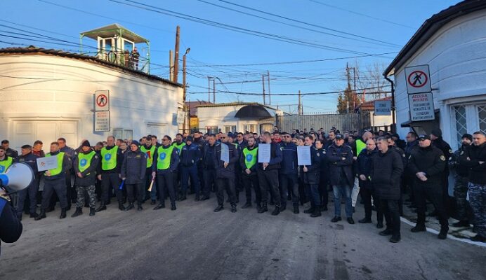 protest al politistilor de penitenciare vezi ce solicita organizatiile sindicale 69254af0b37ff