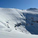 risc de avalansa pe muntii din judetul brasov turistii sfatuiti sa evite sa urce la altitudini mari 692c62bfdf8be