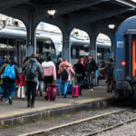 studentii vor beneficia si in 2026 de tarif redus la tren ce se schimba odata cu buletinul electronic 692972a342e8b