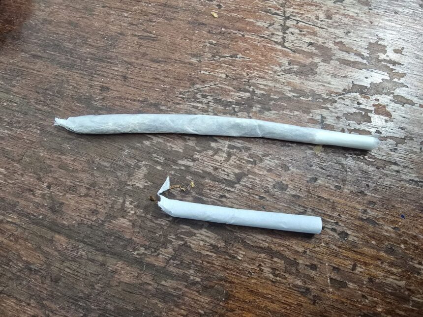 substante suspecte descoperite de jandarmi pe plaja modern doi barbati condusi la sediul unitatii pentru verificari 6922ffb93412b