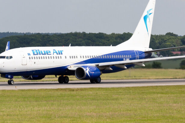 trei avioane blue air au fost vandute si vor functiona ca hoteluri si restaurante vom mai vedea aeronave pe soselele romaniei 691611de5298c