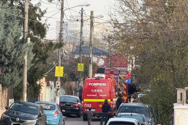 un autoturism a lovit o teava de gaze pe strada soarelui din constanta interventie in forta a pompierilor 691c10515386a