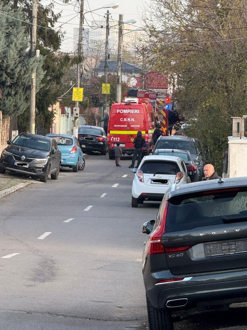 un autoturism a lovit o teava de gaze pe strada soarelui din constanta interventie in forta a pompierilor 691c10515386a