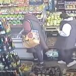 unul dintre cele mai apreciate magazine romanesti din anglia calcat de hoti s a furat o rata congelata si doua caserole de burta de vita 692217a20c542