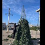 video au inceput lucrarile pentru amenajarea targului de craciun in piata ovidiu 6916f43b515ff