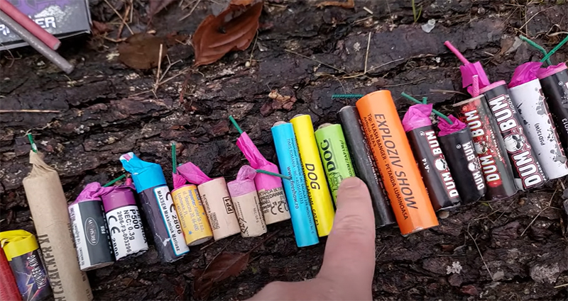 video constanta 300 de kilograme de petarde gasite in masina unor tineri marfa si autoturismul au fost confiscate 691d8f7781055