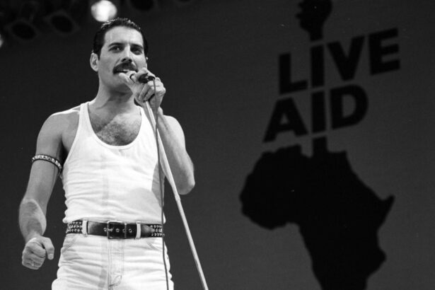 video freddie mercury celebrat pe o moneda unica royal mint marcheaza 40 de ani de la concertul live aid 691cc57b0e6c5