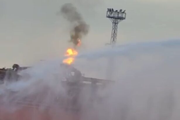 video incendiul de la vasul cu gpl din zona plauru ceatalchioi a fost stins situatia nu mai prezinta niciun risc pentru populatie spun autoritatile 691c87d1d1bd3