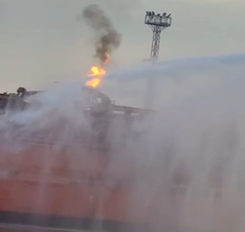 video incendiul de la vasul cu gpl din zona plauru ceatalchioi a fost stins situatia nu mai prezinta niciun risc pentru populatie spun autoritatile 691c87d1d1bd3