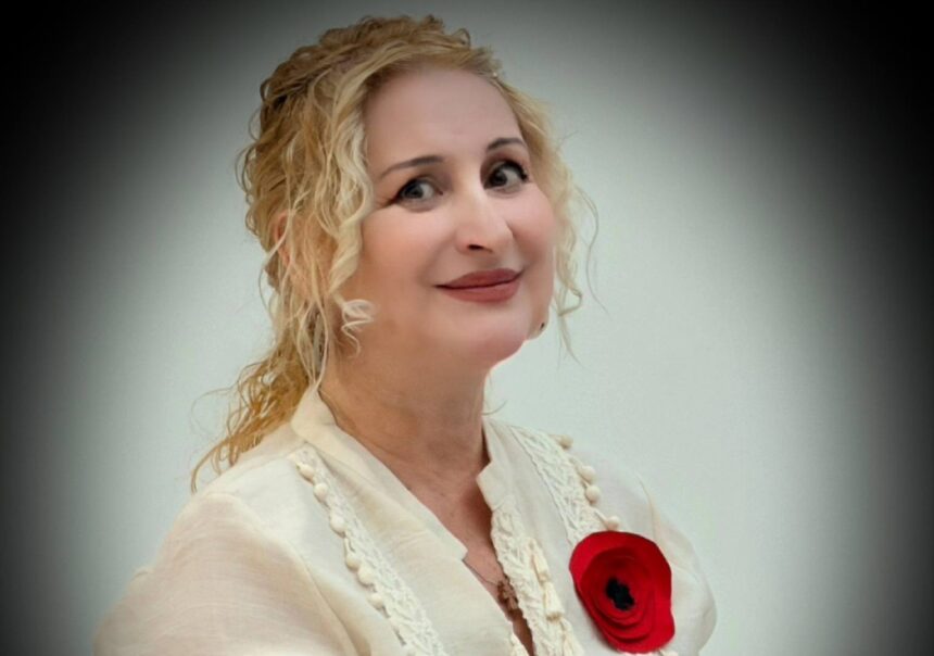 video lansarea volumului clepsidra cu maci a captivat iubitorii de cultura poezie si muzica mezzosoprana si poeta gabriela dobre a creat un eveniment de neuitat la muzeul de arta 6924c72dc333d