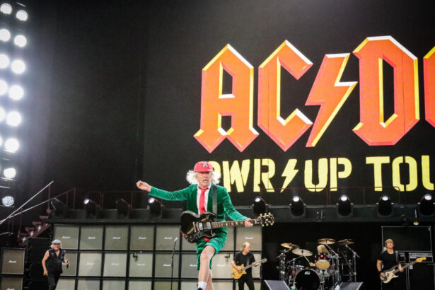 video legendele rockului revin pe scena ac dc a anuntat datele din 2026 pentru turneul mondial power up 6911aa67c04d9