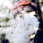 video m am apucat dintr o prostie tigarile electronice o capcana periculoasa pentru tineri motivele care ii imping spre fumat 6911aa1609235