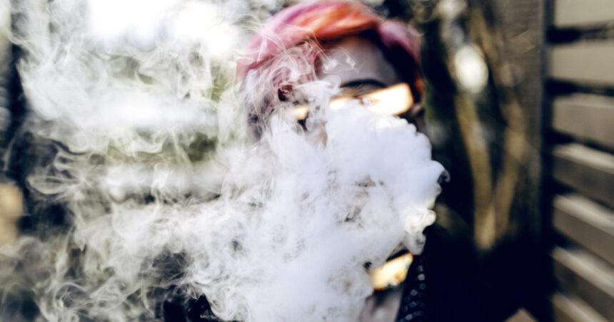 video m am apucat dintr o prostie tigarile electronice o capcana periculoasa pentru tineri motivele care ii imping spre fumat 6911aa1609235