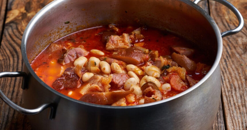 video meniu traditional de 1 decembrie fasole egipteana cu ciolan din chile 6927f6e24c5c9