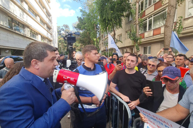 video ministrul economiei angajatii santierului naval 2 mai mangalia isi vor primi banii pana la finalul anului 6915d50f04631