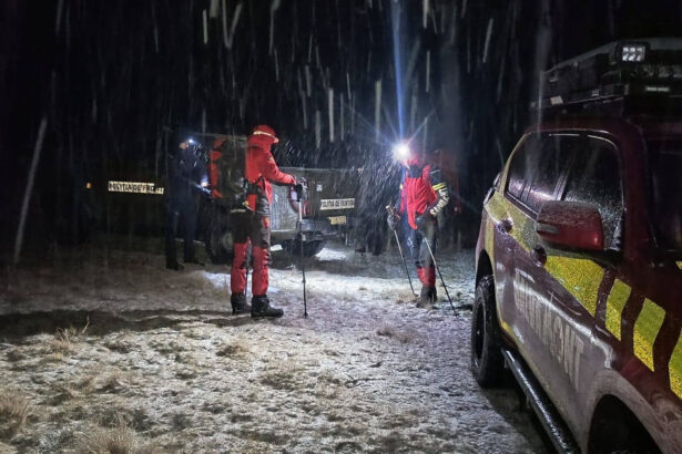 video operatiune de salvare in muntii maramuresului suspendata dupa 7 ore un ucrainean ranit de negasit 691441c9808aa