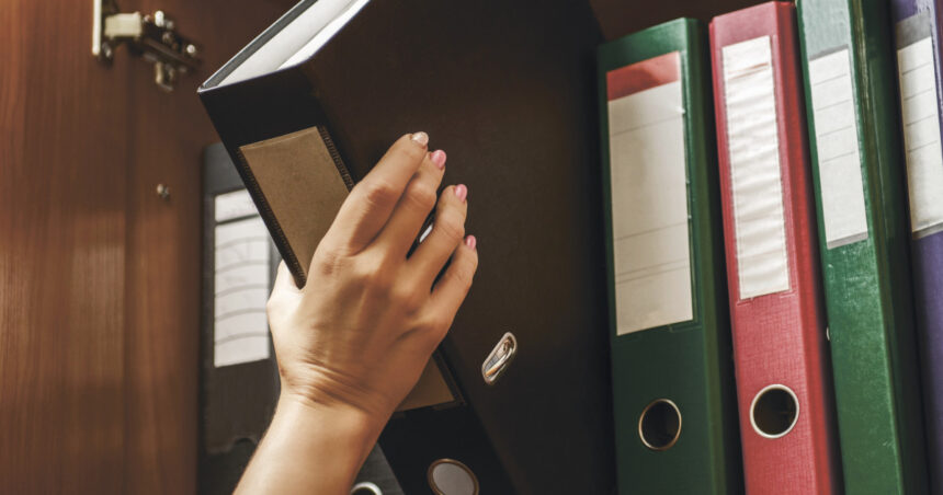 video romania nota 3 la digitalizare in ue primariile aloca sume uriase pentru dosare cu sina plicuri si hartie edilii dau vina pe guvern 692aa7e4a08d4