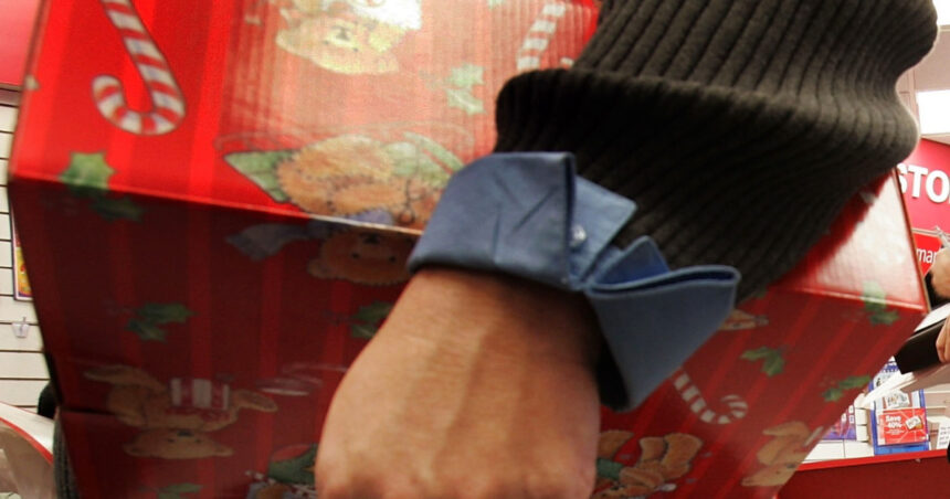 video un craciun mai scump bugetul pentru cadouri drastic subtiat de scumpiri cand sunt dispusi romanii sa cheltuiasca de sarbatori 692beebb0b19f