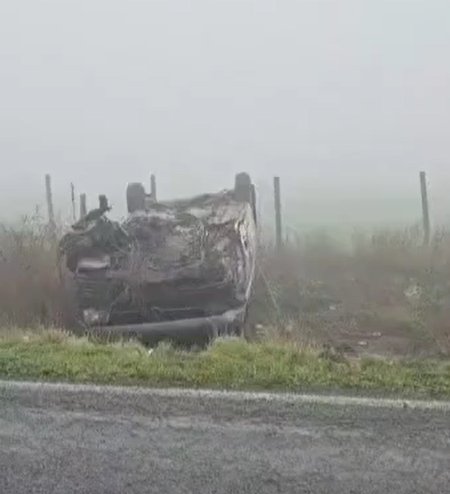 video update accident pe dn3 intre pietreni si viisoara un microbuz cu 9 pasageri s a rasturnat intervin mai multe ambulante 691578d7d55fe