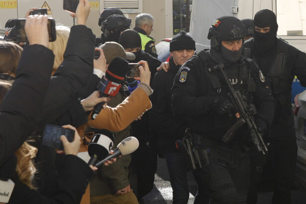 videofoto horatiu potra adus la parchetul general seful mercenarilor va fi audiat intr un dosar de spalare de bani si evaziune fiscala 692428e27a089