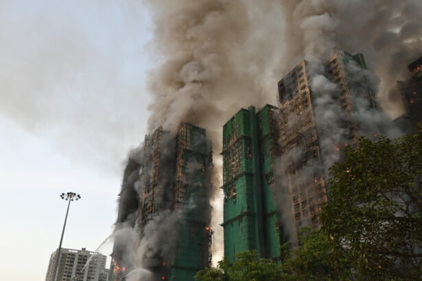 videofoto incendiu urias la un complex de blocuri din hong kong 44 de morti si peste 270 de disparuti trei suspecti au fost arestati 6927e8b06bc82