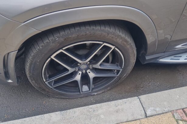 27 de autoturisme parcate au fost vandalizate intr o singura noapte politistii ii cauta pe faptasi 693582c254662