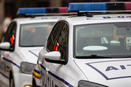 27 de masini au fost vandalizate peste noapte la targu jiu politia a deschis ancheta si cauta faptasii 693588280f619