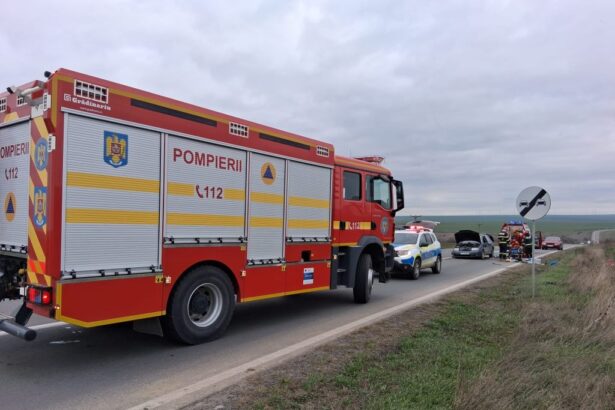 accident grav intre crucea si stupina o persoana este incarcerata 693d685c5b0e6